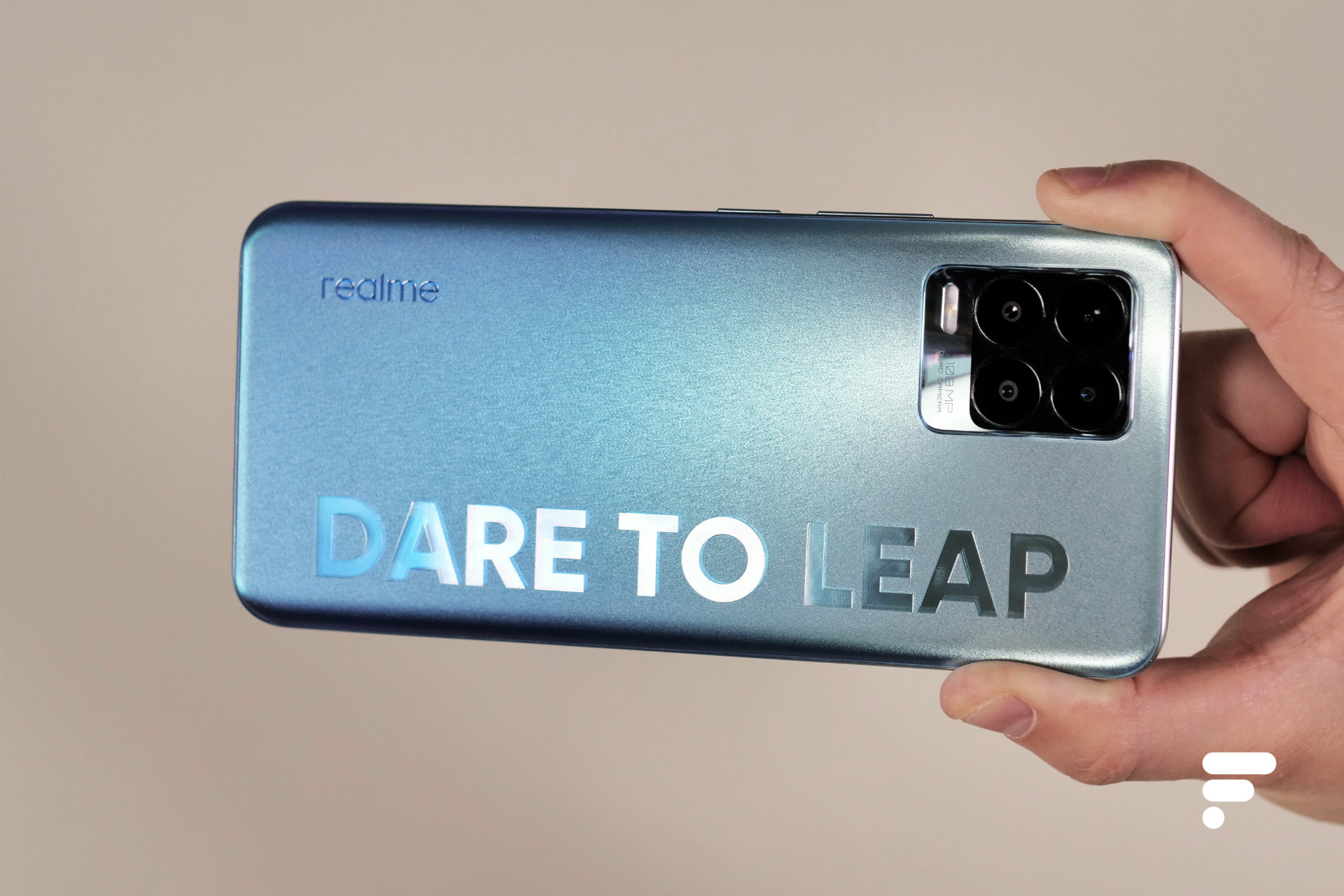 Slogan au dos du Realme 8 Pro