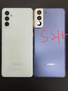 Différence entre le Samsung Galaxy S10+ et le Galaxy A82.