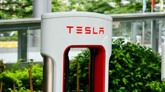 Tesla superchargers: where are we in France in 2022?