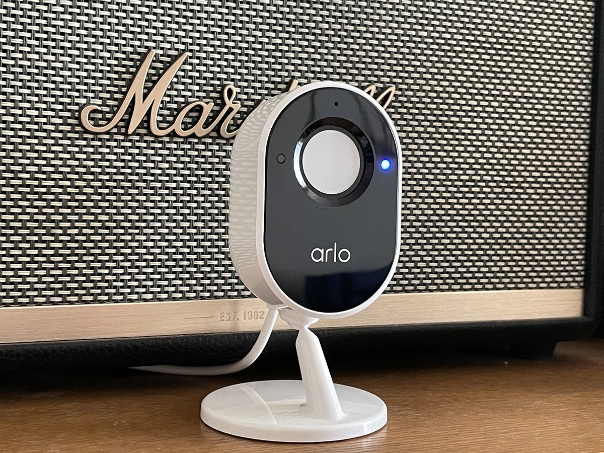 Test Arlo Essential Indoor capot de protection de vie privée fermé