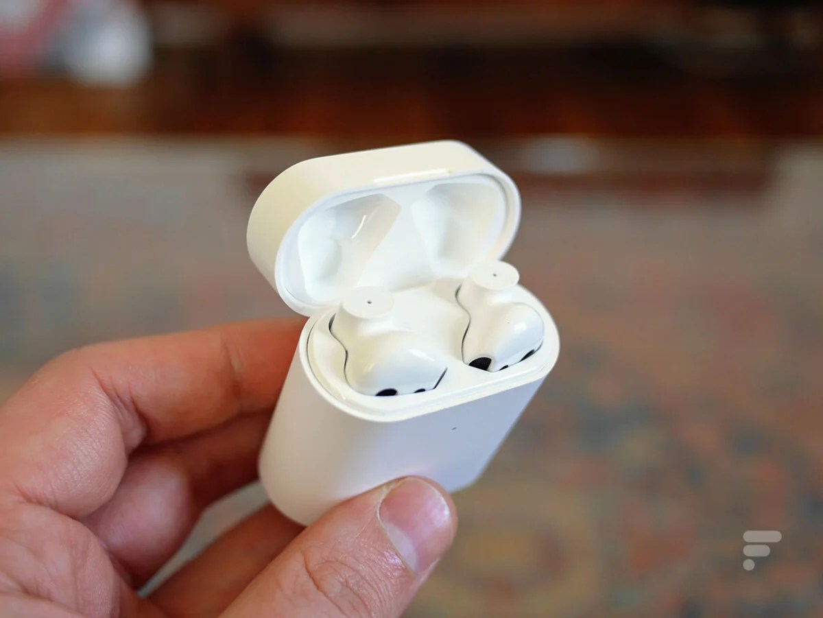 Les Écouteurs Xiaomi Mi True Wireless Earphones 2S Dans Leur Boîtier