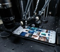 Un robot reproduit les gestes humains pour tester l'autonomie // Source : DxOMark