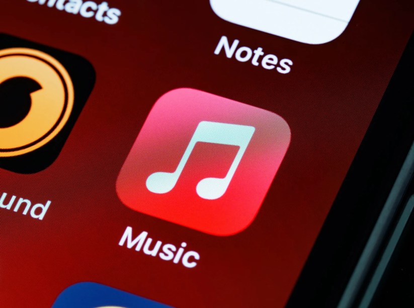 L'application Apple Music sur smartphone // Source : Brett Jordan - Unsplash