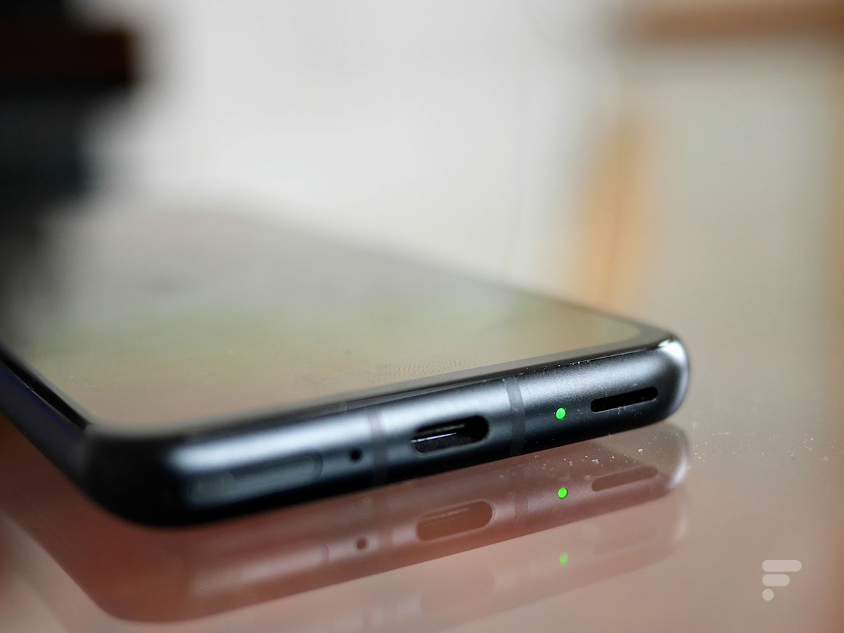 La LED de notifications de l'Asus Zenfone 8