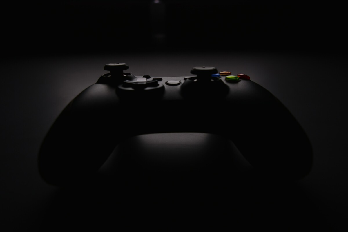 manette Xbox noir sombre ombre jeu vidéo