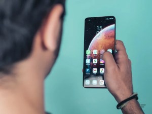 Le Xiaomi Mi 11 Ultra // Source : Arnaud Gelineau pour Frandroid