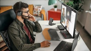 Tapis de charge sans fil, webcams, souris verticale… Lenovo lance des accessoires à gogo pour ses PC