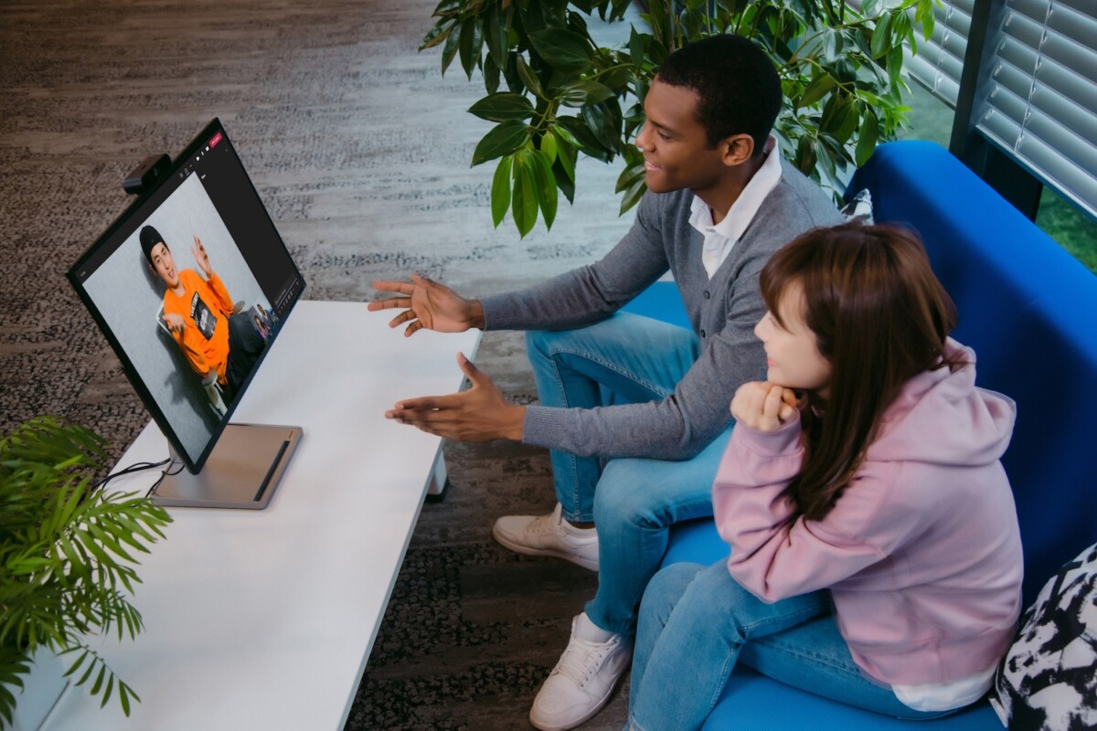 Lenovo LC50 Monitor Webcam_Video Calling with Friends