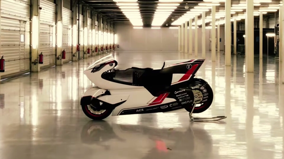 Part 1 &#8211; The World’s Fastest Electric Motorcycle Revealed &#8211; WMC250EV 1-34 screenshot