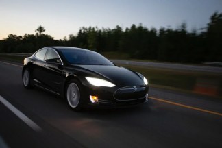 La Tesla Model S est encore retardée : pourquoi les clients français sont en sursis
