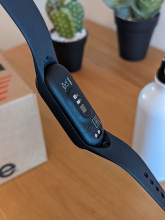 Xiaomi Mi Smart Band 6 (2)