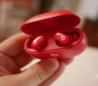 Le bouton d'appairage dans le boîtier des Beats Studio Buds // Source : Frandroid Le bouton d'appairage dans le boîtier des Beats Studio Buds // Source : Frandroid