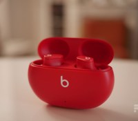 Le boîtier des premiers Beats Studio Buds // Source : Frandroid