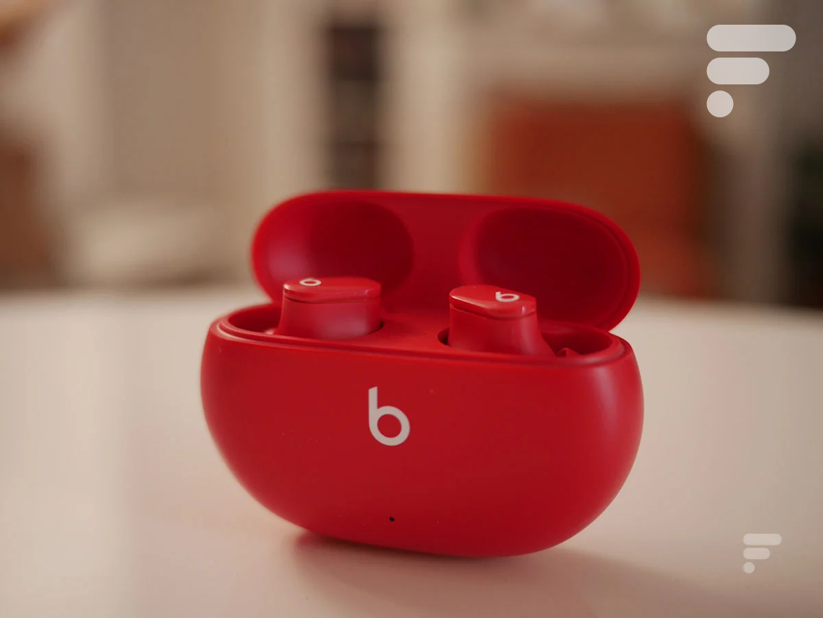 Le boîtier des premiers Beats Studio Buds