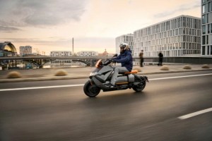BMW CE 04 officialisé : une autonomie qui lui permet de rallier Paris à Rouen