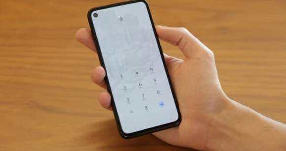 Un des cryptophones vendus par le FBI et récupéré par le média MotherBoard. // Source : MotherBoard