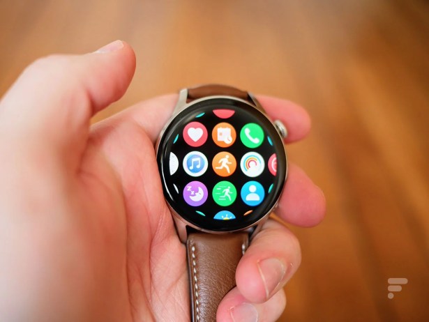 La montre connectée Huawei Watch 3 // Source : Frandroid