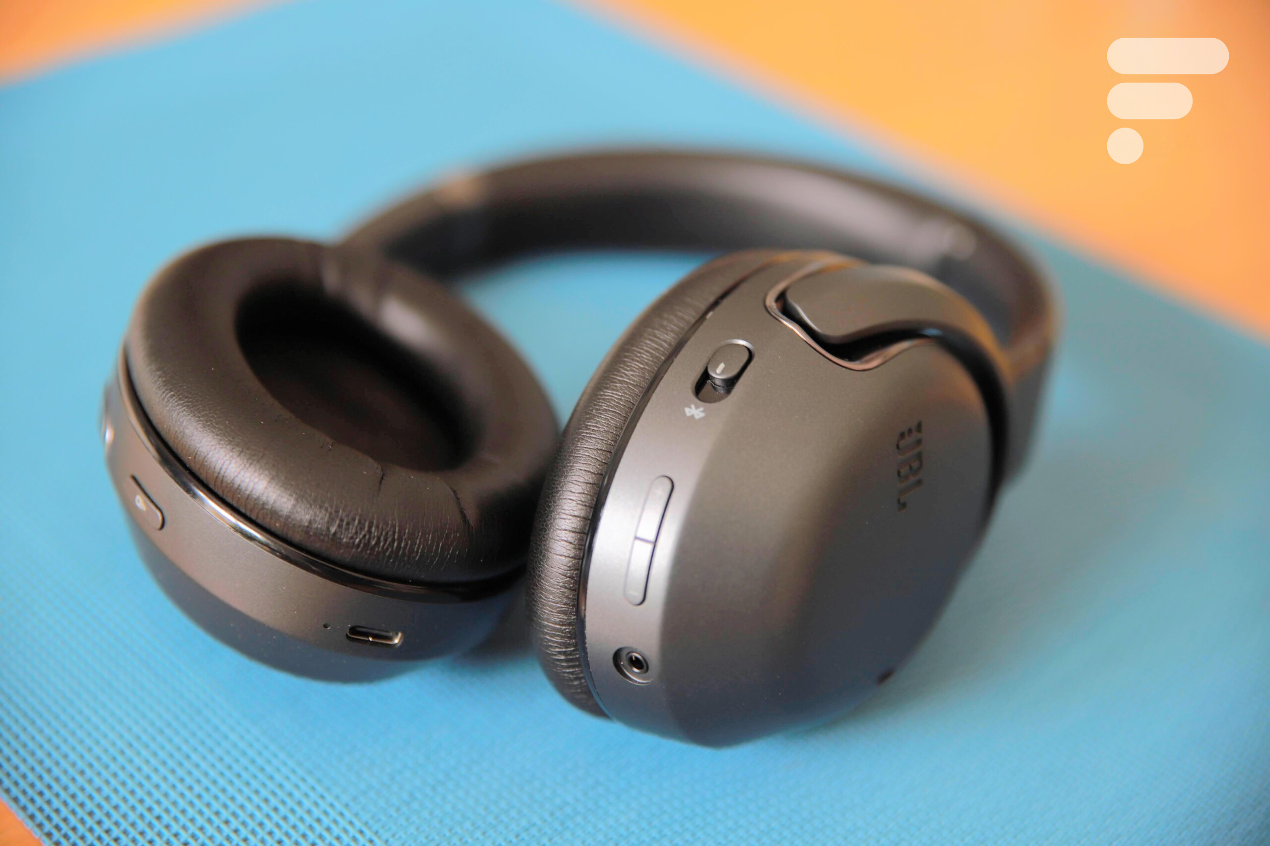 JBL Tour One