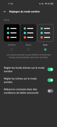 Le mode sombre est configurable.