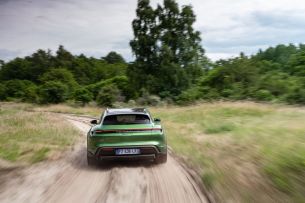 porsche-taycan-cross-turismo-18