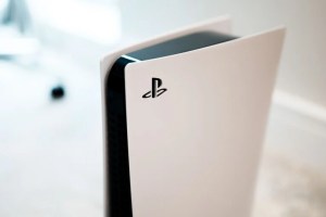 Sony lance une nouvelle version de la PS5 identique à l’originale à un détail près