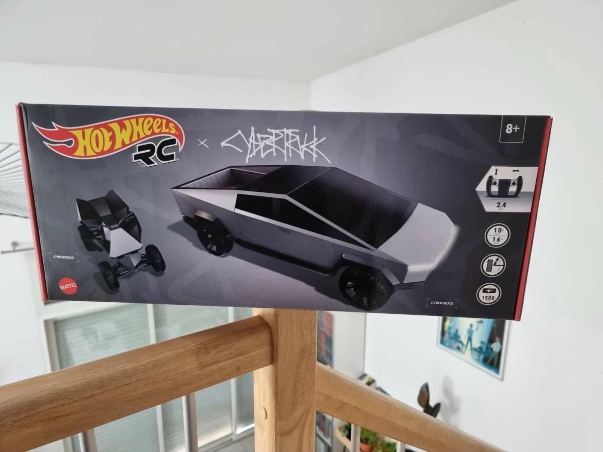 Tesla Cybertruck Hot Wheels 1