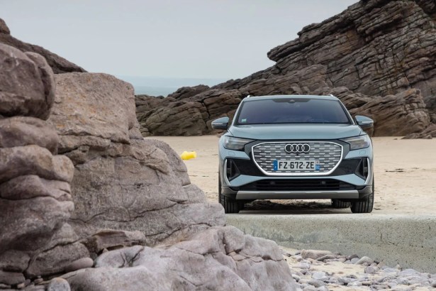 AudiQ4e-tron-54