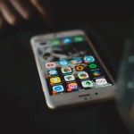 Pourquoi régler certains iPhone sur la région « France » augmente leurs performances