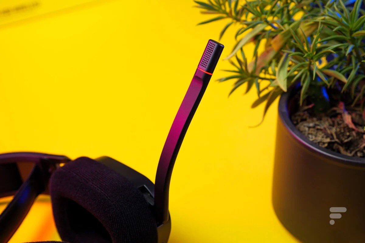 Corsair HS80 RGB Wireless
