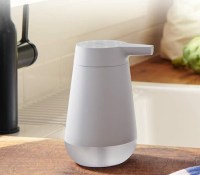 Le distributeur de savon automatique compatible Alexa // Source : Amazon