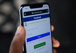 Facebook et la désinformation : la firme a momentanément caché un rapport embarrassant