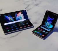 À gauche, le Galaxy Z Fold 3, à droite, le Galaxy Z Flip 3. // Source : Frandroid