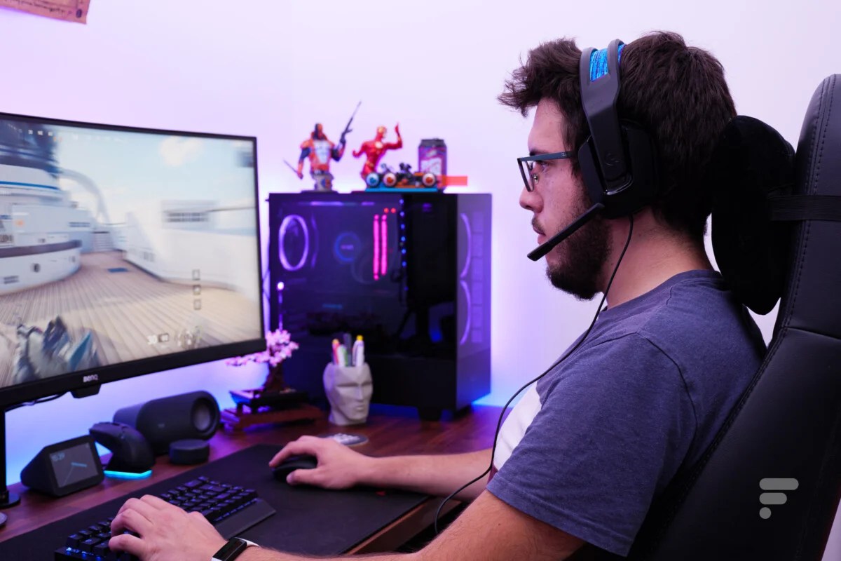 Logitech G335