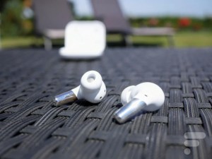 Les écouteurs OnePlus Buds Pro // Source : Frandroid