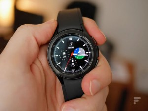 La Samsung Galaxy Watch 4 Classic // Source : Frandroid