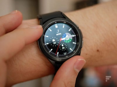 La Samsung Galaxy Watch 4 Classic sous Wear OS 3 // Source : Frandroid
