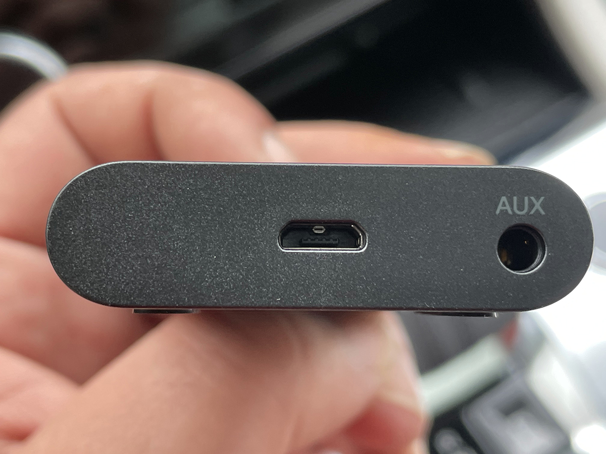Echo Auto propose deux possibilités pour se connecter : USB et jack // Source : Frandroid - Yazid Amer