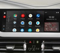 Android Auto installé sur l'écran multimédia d'une voiture BMW // Source : BMW