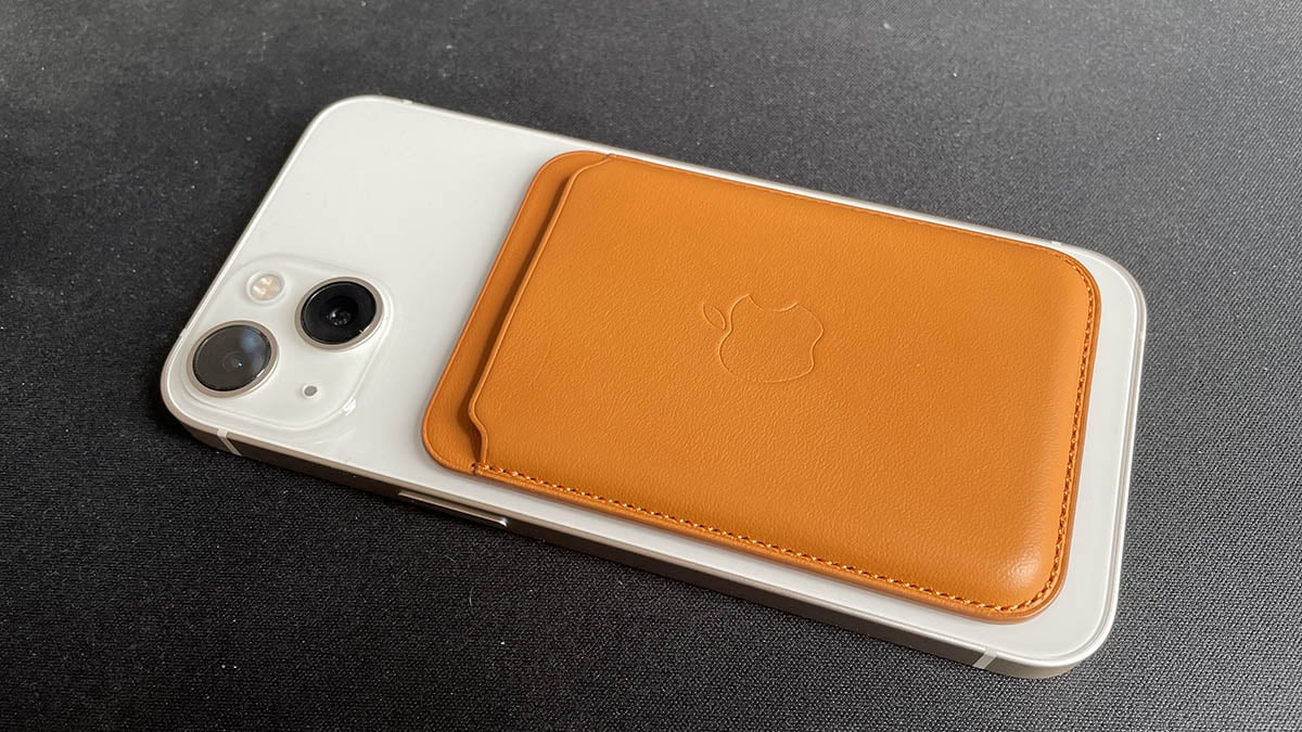 Le porte-carte d'Apple avec MagSafe et la fonction localiser
