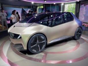 BMW Concept i Vision Circular