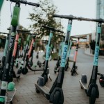 À Paris, les trottinettes électriques en libre-service pourraient bientôt disparaître À Paris, les trottinettes électriques en libre-service pourraient bientôt disparaître