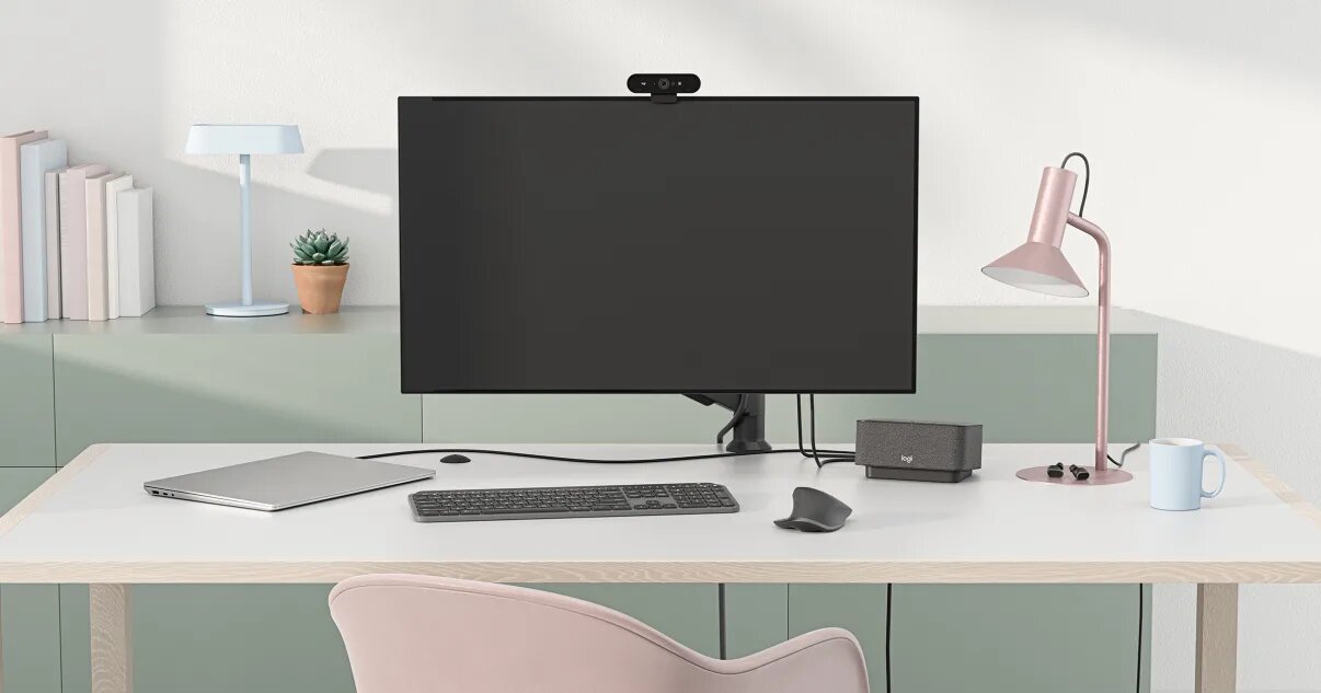 Logitech Logi Dock : voici une station d’accueil qui promet de débarrasser votre bureau de ses câbles