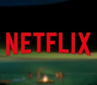 Le logo Netflix par dessus une scène du jeu Oxenfree