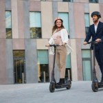 Idéale pour de (très) longs trajets, cette trottinette électrique premium est à -20 %