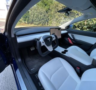 Volant Yoke Tesla Model 3 : comment l’installer et où l’acheter ?
