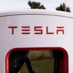 Tesla déploie des terminaux Starlink sur les Superchargeurs pour proposer du Wi-Fi