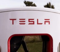 Un Superchargeur Tesla // Source : Frandroid