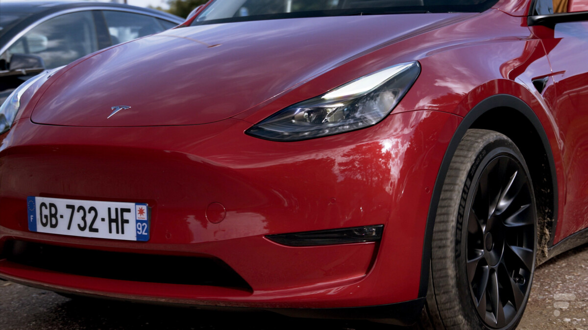 Tesla Model Y vs. Mercedes EQB : laquelle est la meilleure voiture électrique ?