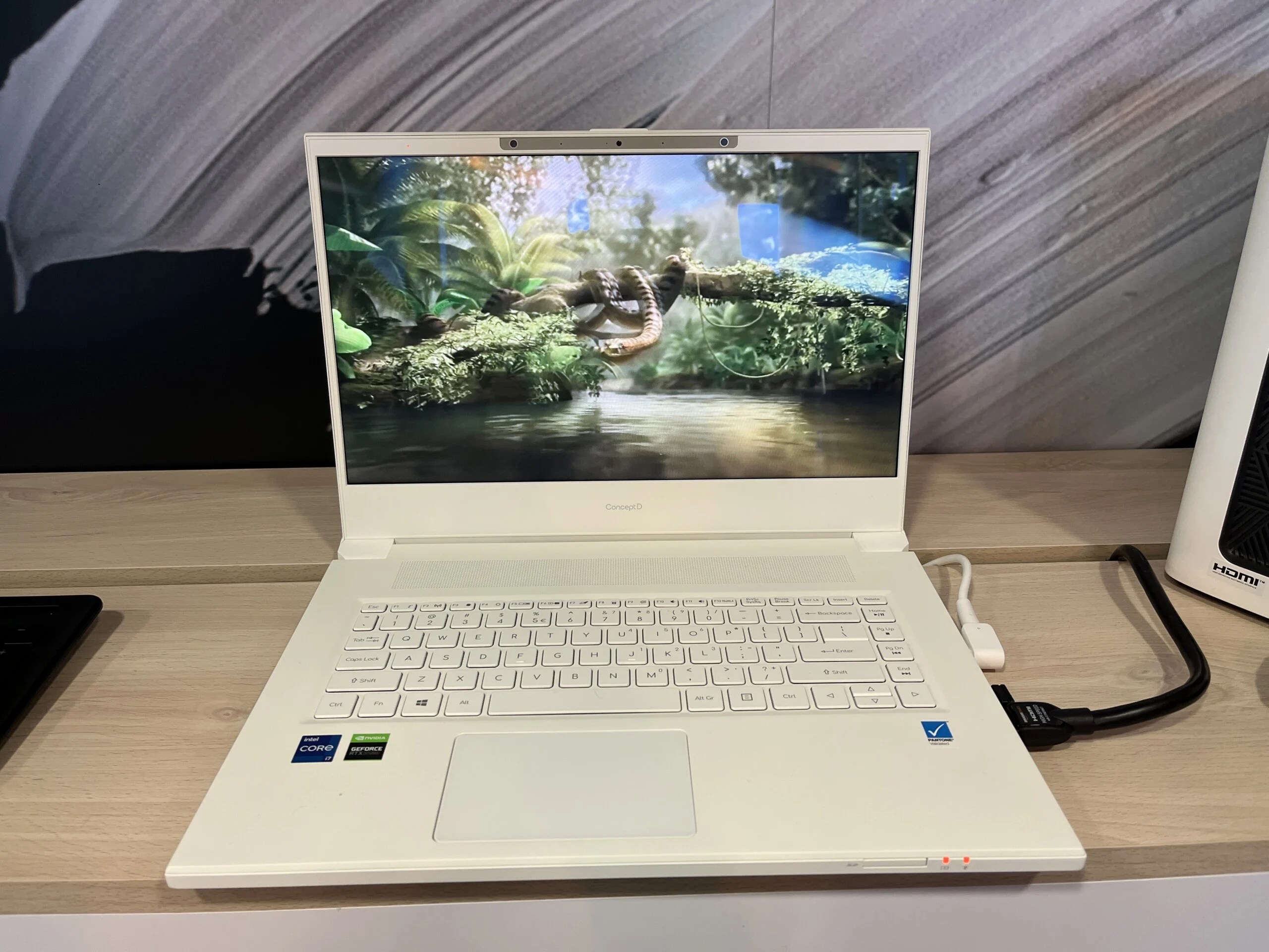 Acer ConceptD 7 3D (5)