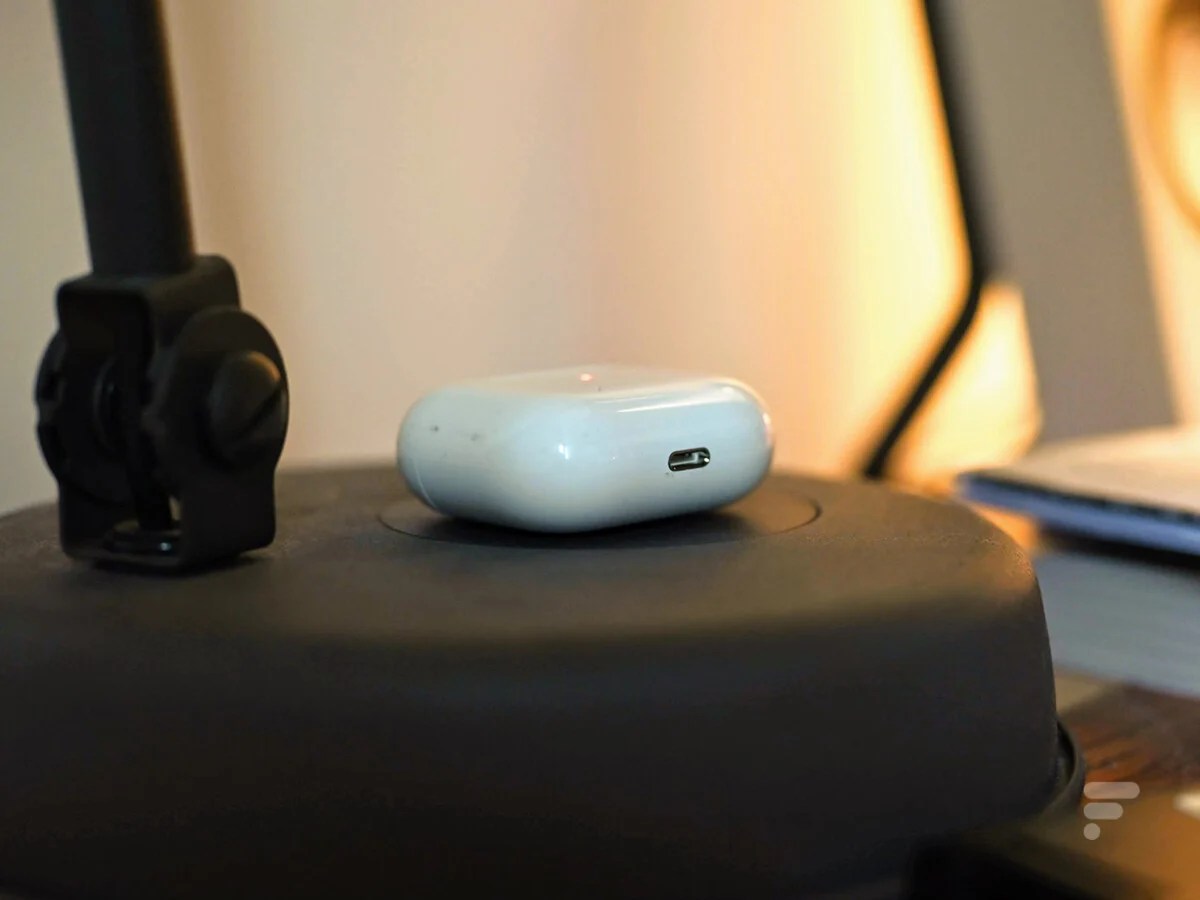 AirPods 3 can be charged using an induction base